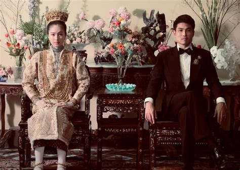 oak phakwa hongyok|$770k custom Peranakan outfits: Wedding photos of Thailand's .